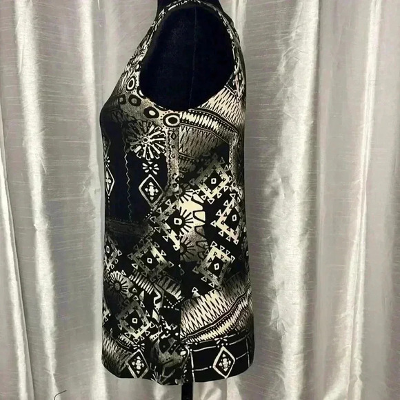 Chico’s Travelers Women’s 1 Sleeveless V Neck Black Cream Tribal Print Blouse - Picture 4 of 8